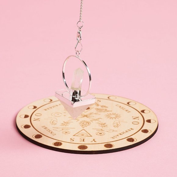 🌜 Clear Quartz Pendulum & Pendulum Board 🌛 - Picture 1 of 10